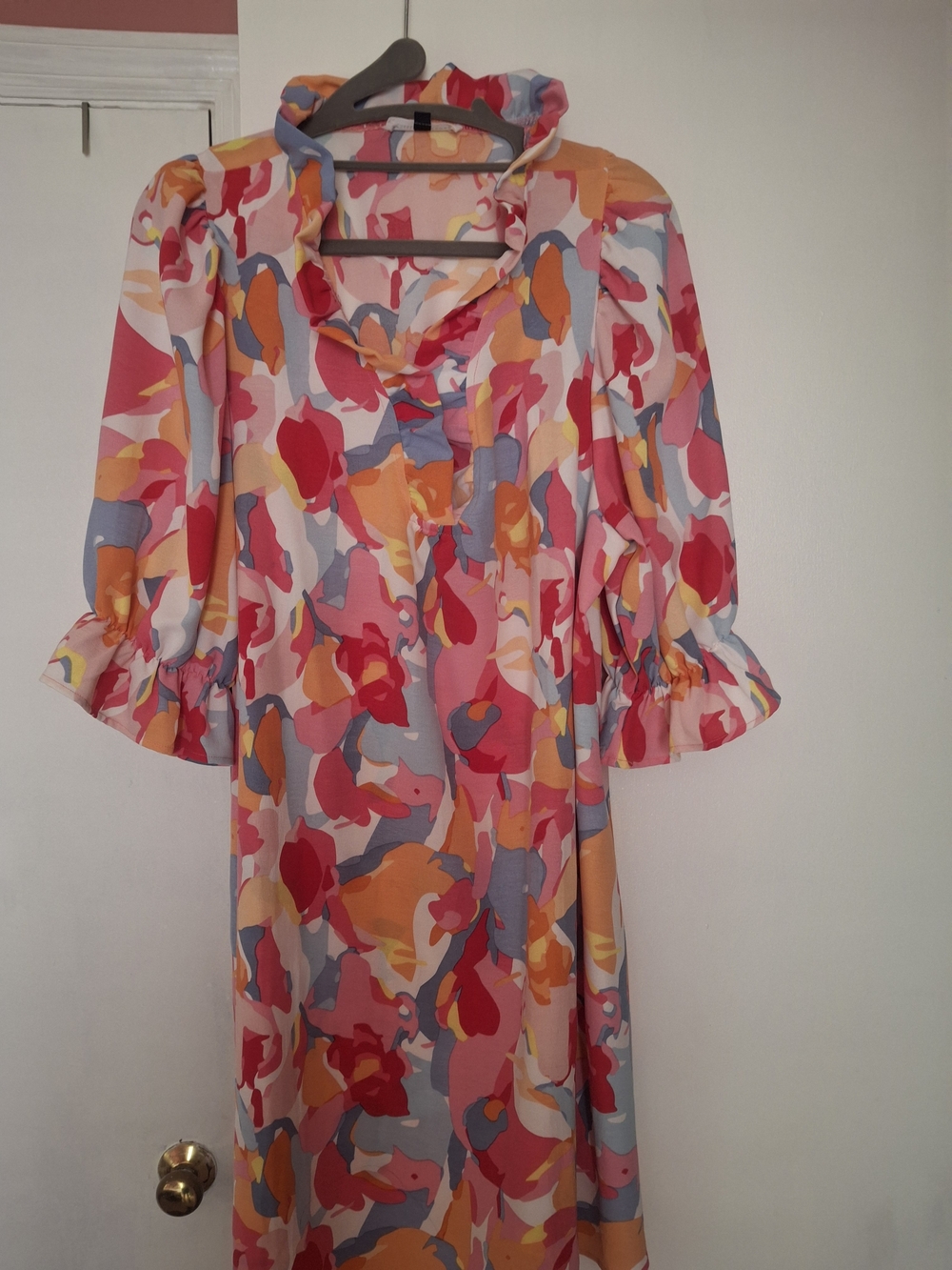Boutique Colorful Michelle McDowell (Julie) Print / Ruffled Collar V Neck  Dress